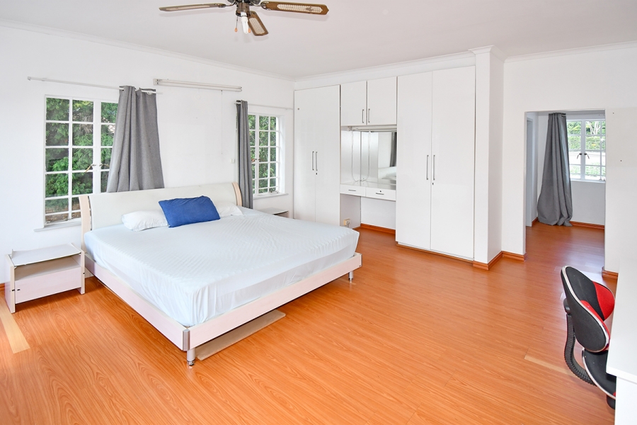 4 Bedroom Property for Sale in Benmore Gardens Gauteng