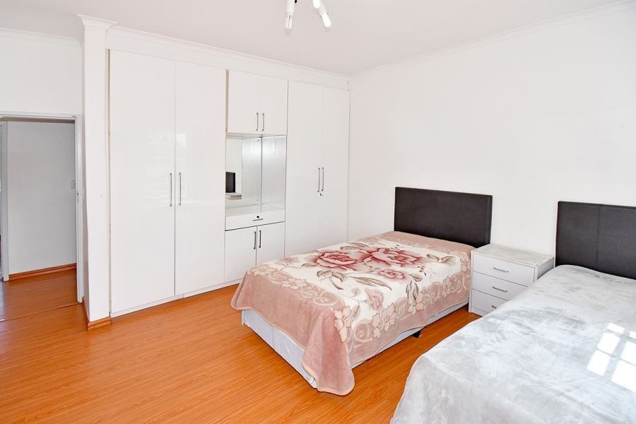 4 Bedroom Property for Sale in Benmore Gardens Gauteng