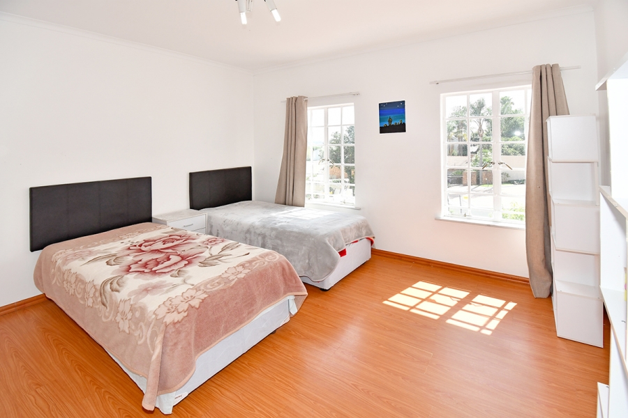 4 Bedroom Property for Sale in Benmore Gardens Gauteng