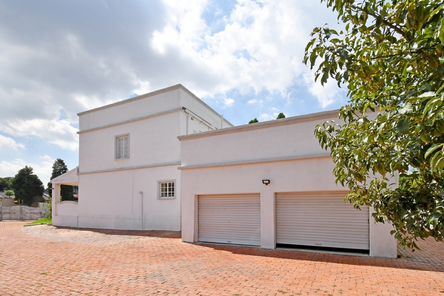 4 Bedroom Property for Sale in Benmore Gardens Gauteng