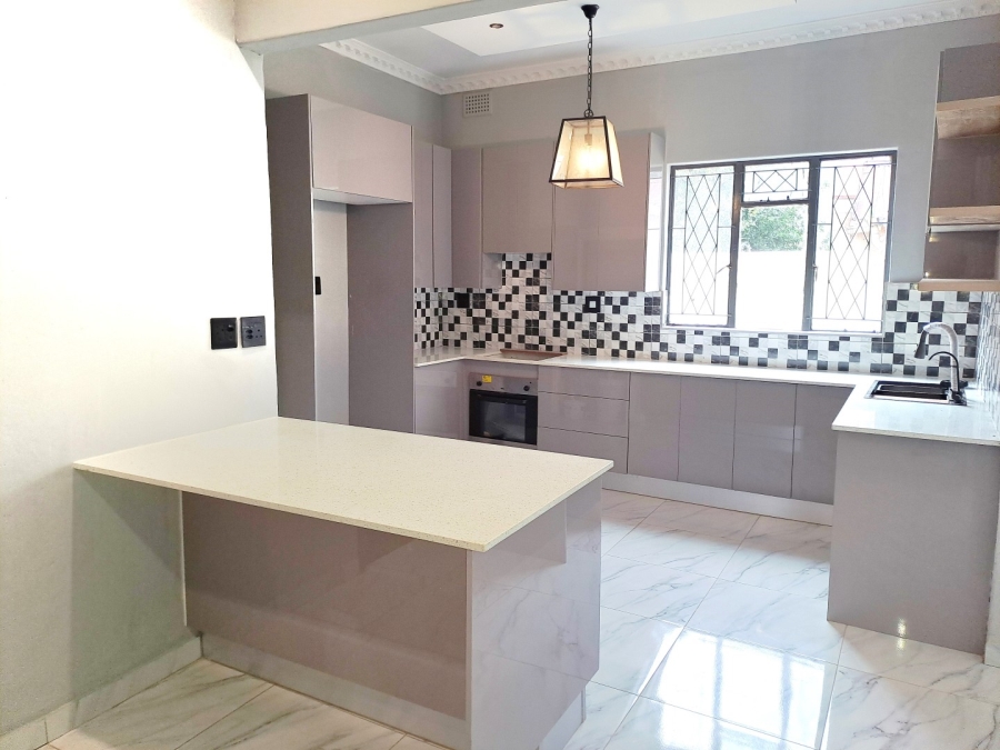 To Let 3 Bedroom Property for Rent in Bellevue East Gauteng