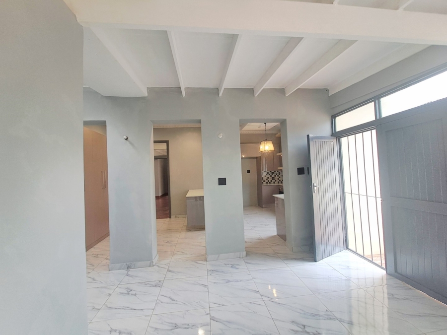 To Let 3 Bedroom Property for Rent in Bellevue East Gauteng