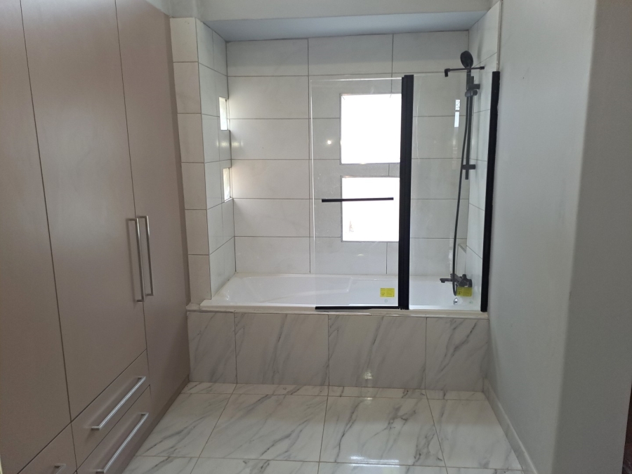 To Let 3 Bedroom Property for Rent in Bellevue East Gauteng