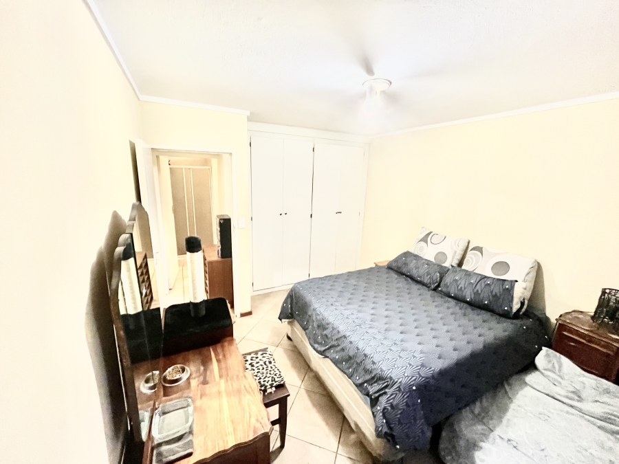 2 Bedroom Property for Sale in The Reeds Gauteng