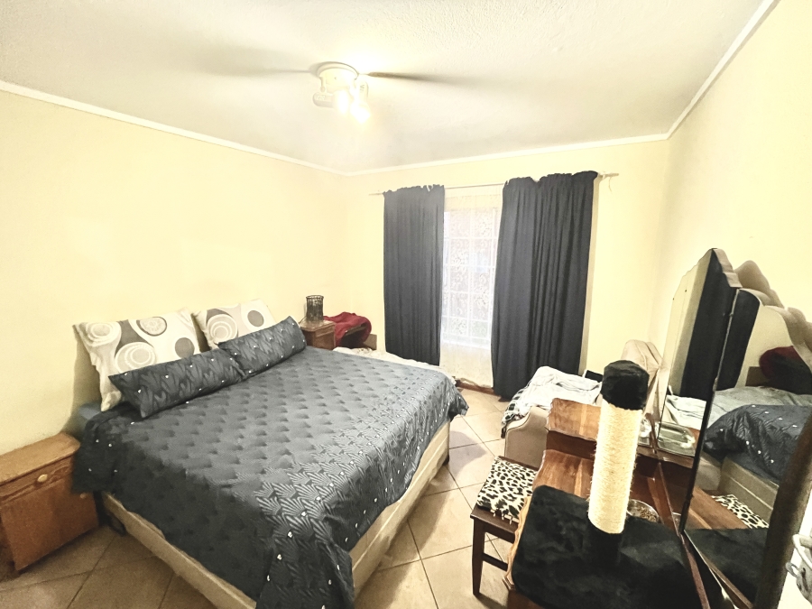 2 Bedroom Property for Sale in The Reeds Gauteng