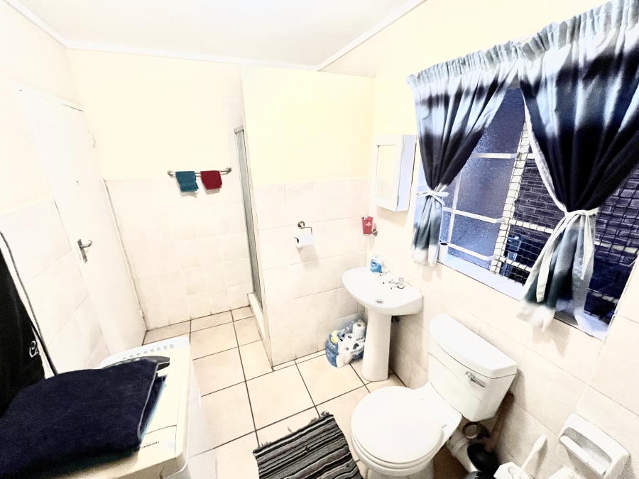 2 Bedroom Property for Sale in The Reeds Gauteng