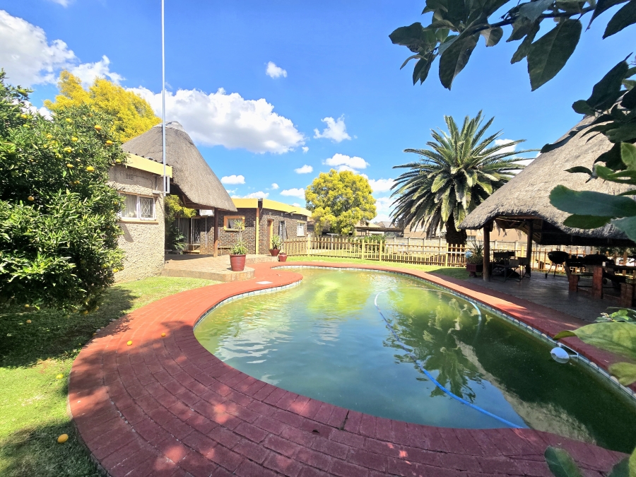 3 Bedroom Property for Sale in Vanderbijlpark SE 2 Gauteng