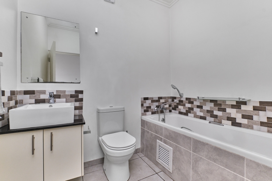 2 Bedroom Property for Sale in Morningside Manor Gauteng