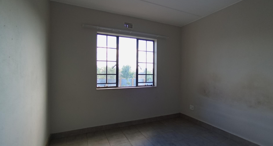 2 Bedroom Property for Sale in Lotus Gardens Gauteng