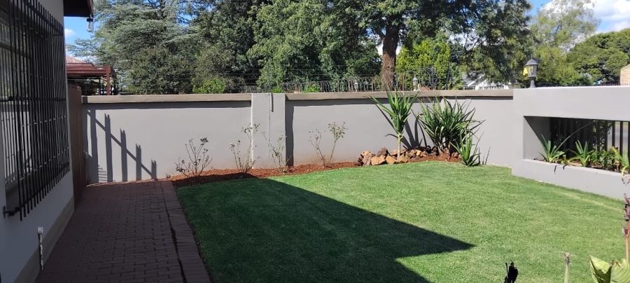 4 Bedroom Property for Sale in Oberholzer Gauteng