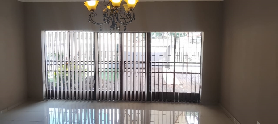 4 Bedroom Property for Sale in Oberholzer Gauteng