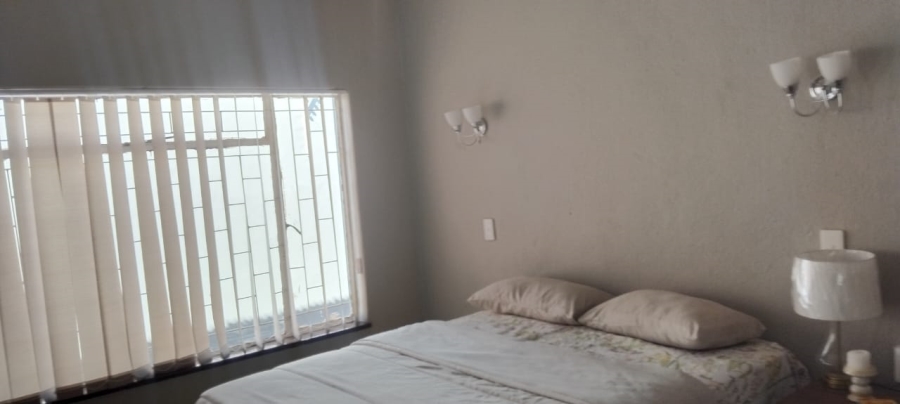 4 Bedroom Property for Sale in Oberholzer Gauteng