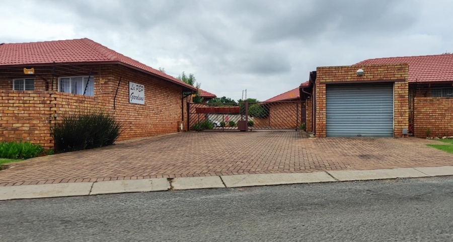 2 Bedroom Property for Sale in Birchleigh Gauteng