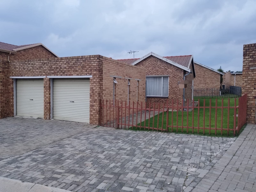 2 Bedroom Property for Sale in Terenure Gauteng