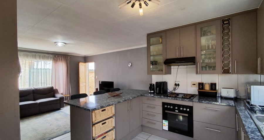2 Bedroom Property for Sale in Terenure Gauteng