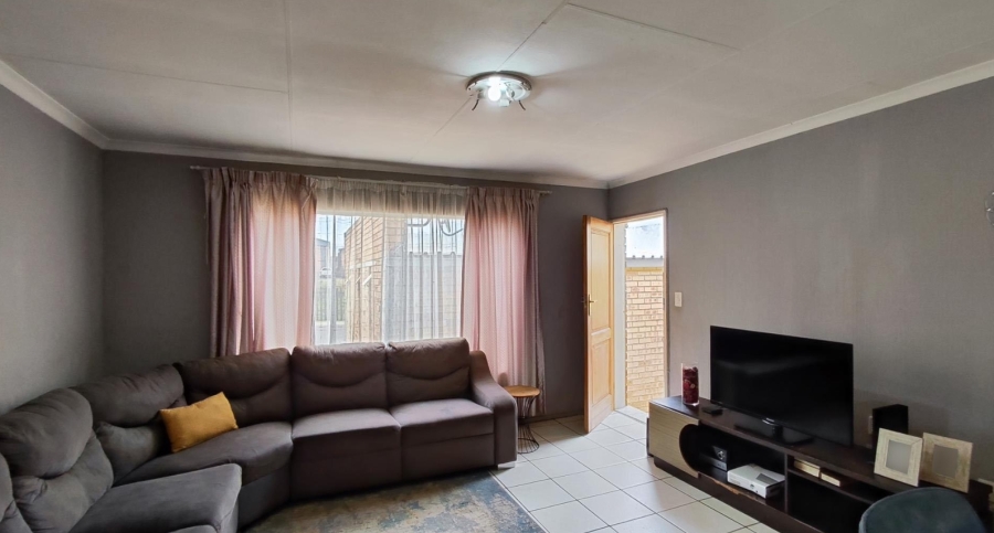 2 Bedroom Property for Sale in Terenure Gauteng