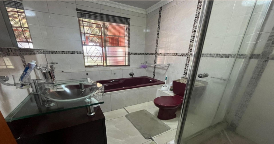 3 Bedroom Property for Sale in Selection Park Gauteng