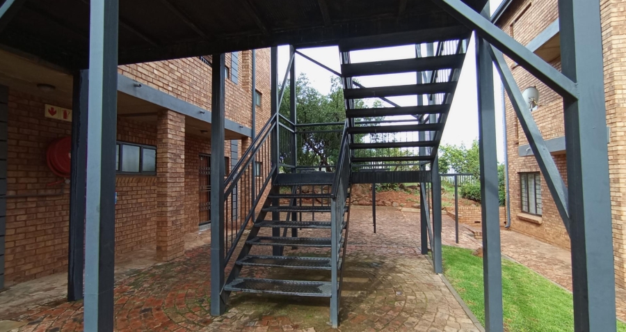 2 Bedroom Property for Sale in Elandspoort Gauteng