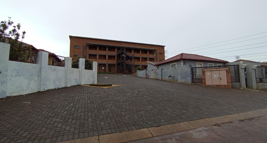 2 Bedroom Property for Sale in Elandspoort Gauteng