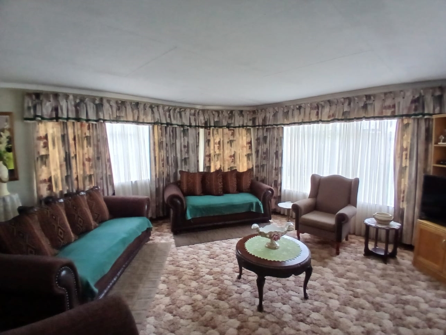 4 Bedroom Property for Sale in Carletonville Central Gauteng