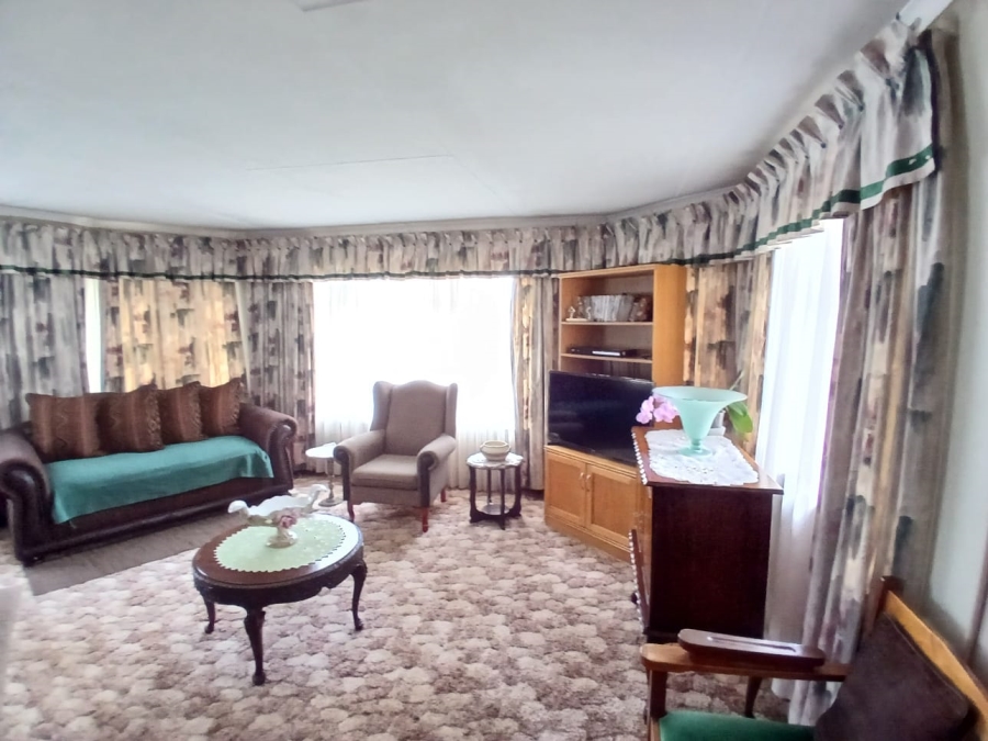 4 Bedroom Property for Sale in Carletonville Central Gauteng