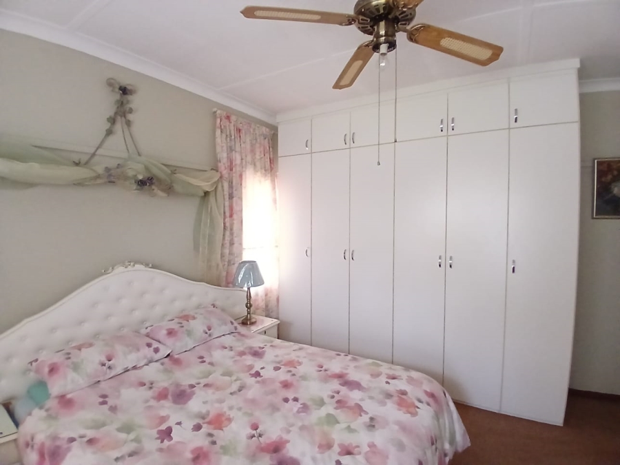 4 Bedroom Property for Sale in Carletonville Central Gauteng