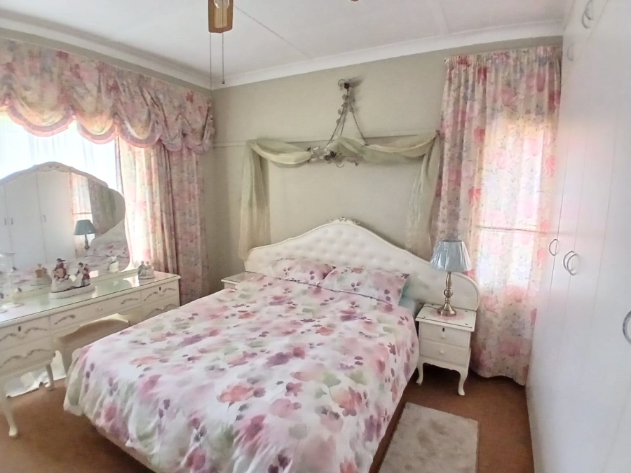 4 Bedroom Property for Sale in Carletonville Central Gauteng