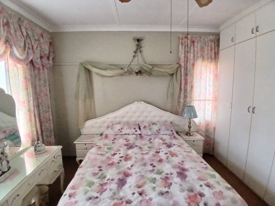 4 Bedroom Property for Sale in Carletonville Central Gauteng