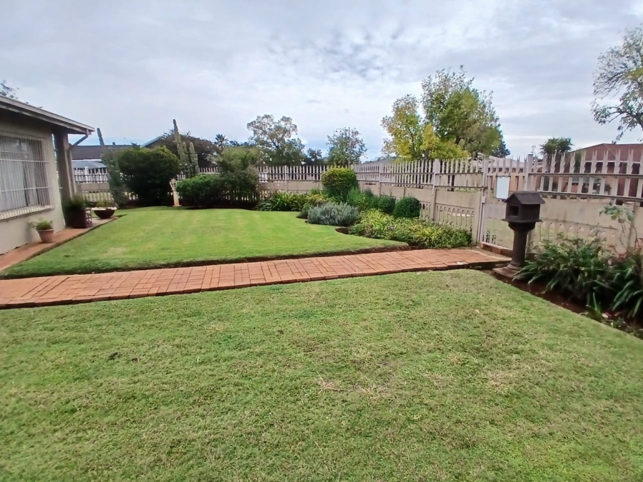 4 Bedroom Property for Sale in Carletonville Central Gauteng