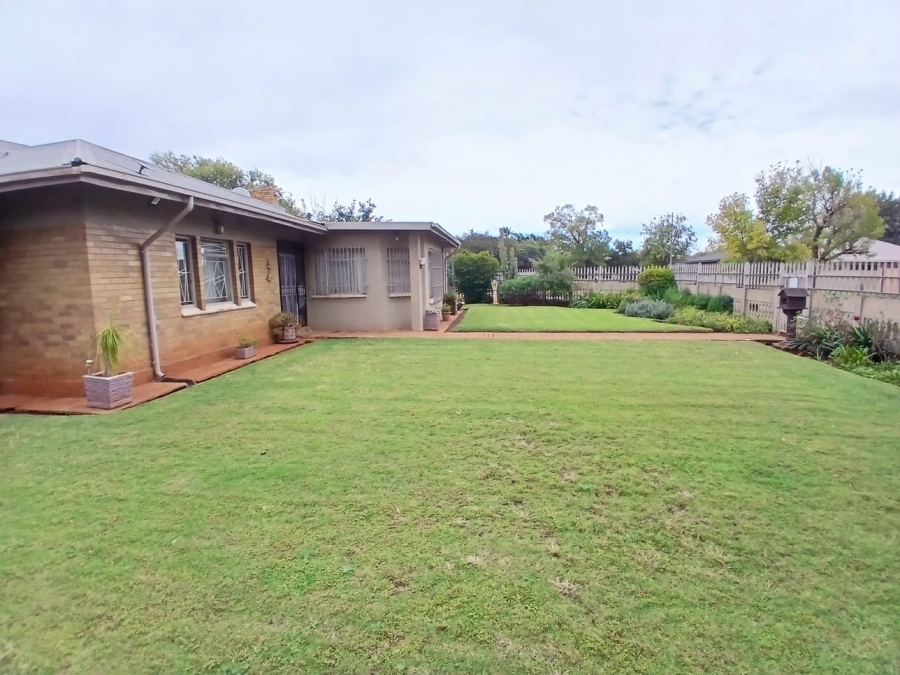 4 Bedroom Property for Sale in Carletonville Central Gauteng