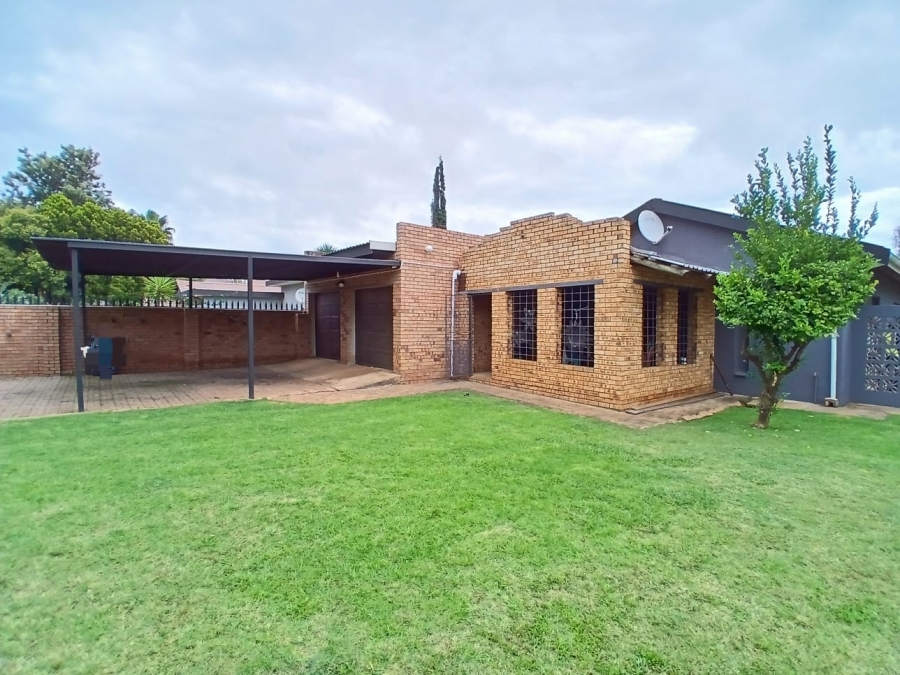 4 Bedroom Property for Sale in Pretoriusrus Gauteng