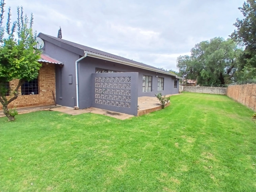 4 Bedroom Property for Sale in Pretoriusrus Gauteng