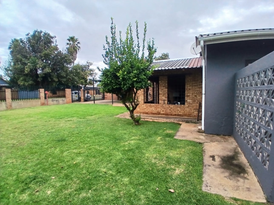 4 Bedroom Property for Sale in Pretoriusrus Gauteng