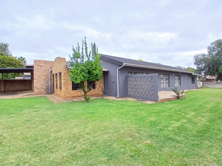4 Bedroom Property for Sale in Pretoriusrus Gauteng