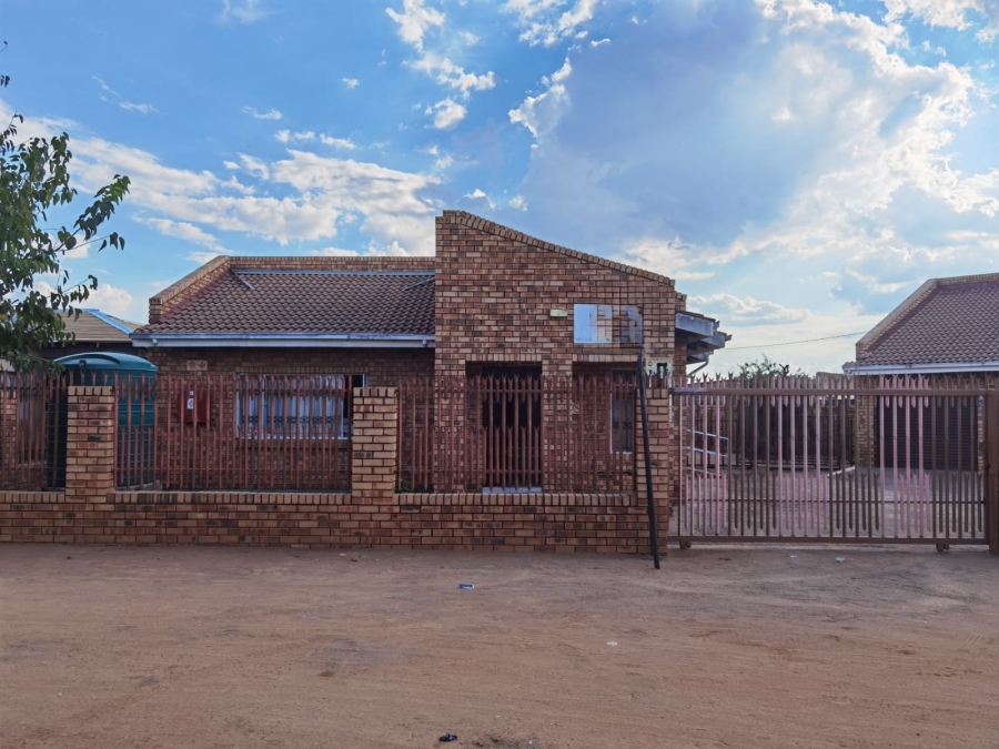 4 Bedroom Property for Sale in Soshanguve S Gauteng