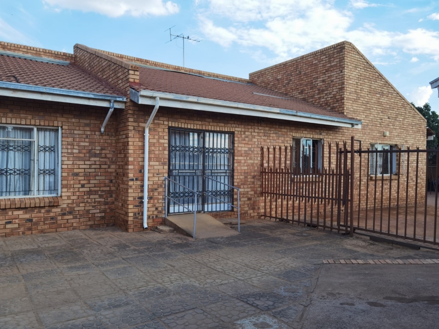 4 Bedroom Property for Sale in Soshanguve S Gauteng