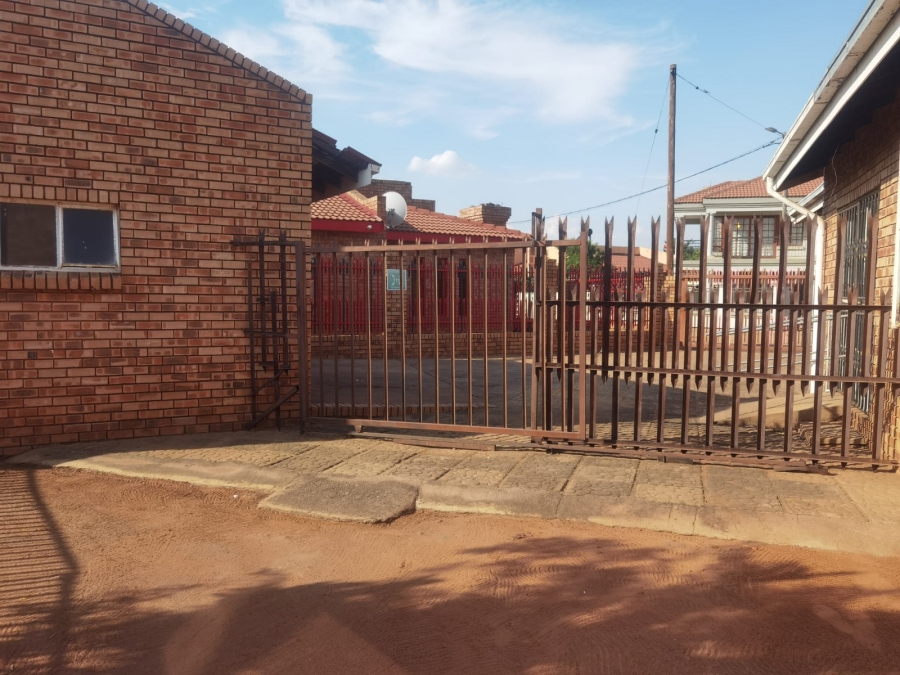 4 Bedroom Property for Sale in Soshanguve S Gauteng