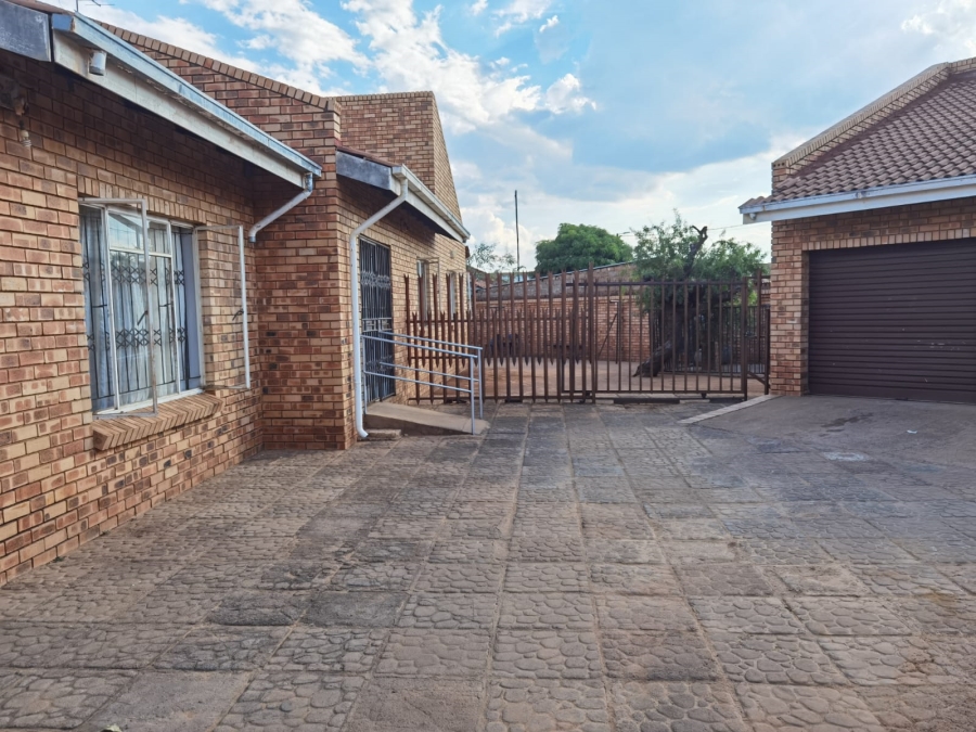 4 Bedroom Property for Sale in Soshanguve S Gauteng