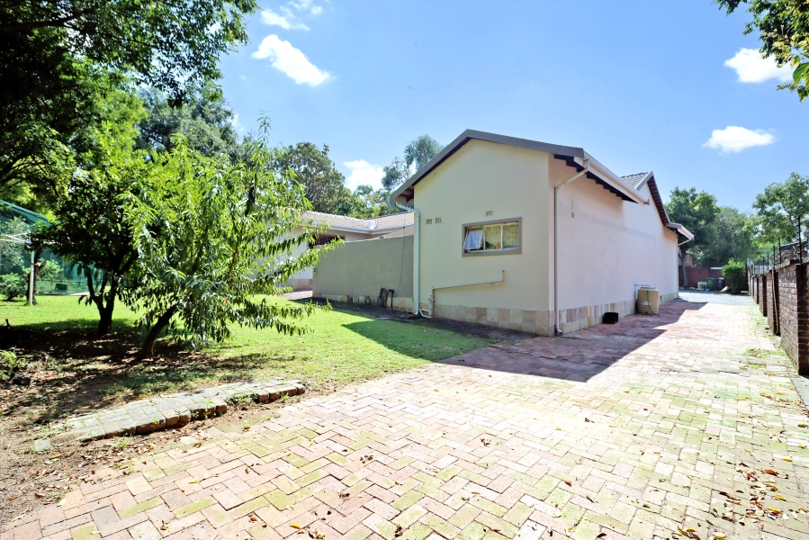 4 Bedroom Property for Sale in Paulshof Gauteng