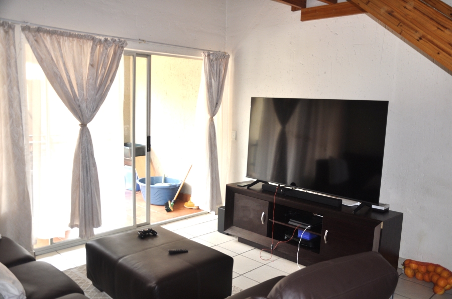 2 Bedroom Property for Sale in Erand Gardens Gauteng