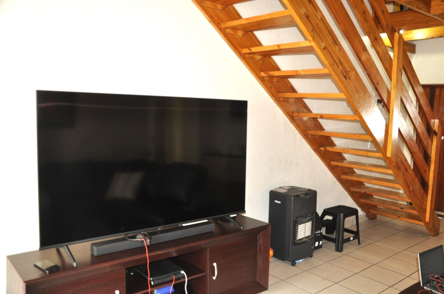 2 Bedroom Property for Sale in Erand Gardens Gauteng