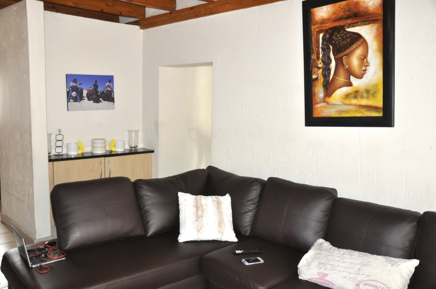 2 Bedroom Property for Sale in Erand Gardens Gauteng