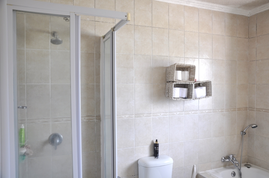 2 Bedroom Property for Sale in Erand Gardens Gauteng