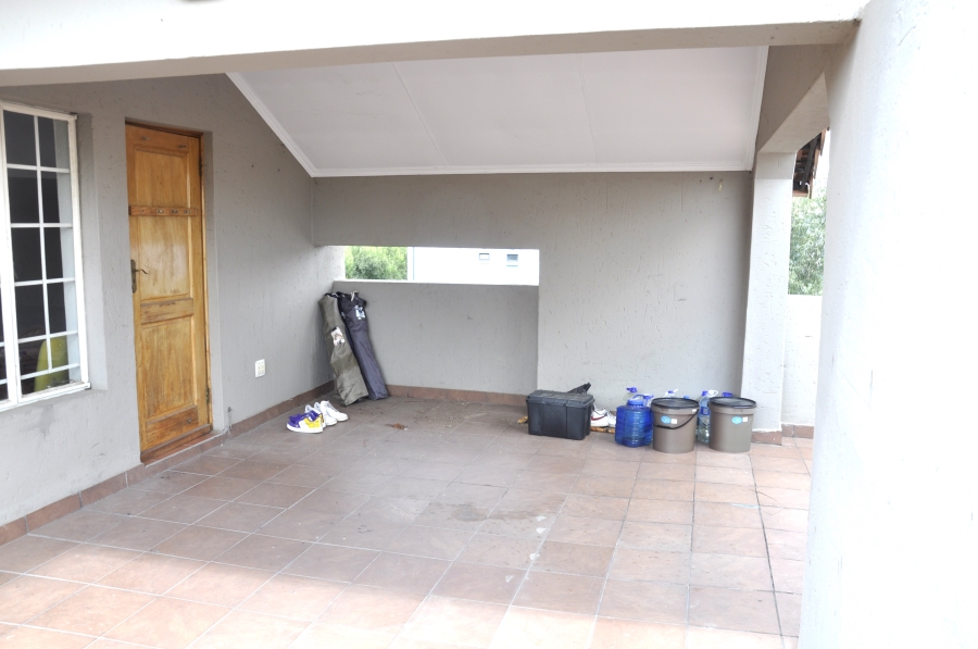 2 Bedroom Property for Sale in Erand Gardens Gauteng