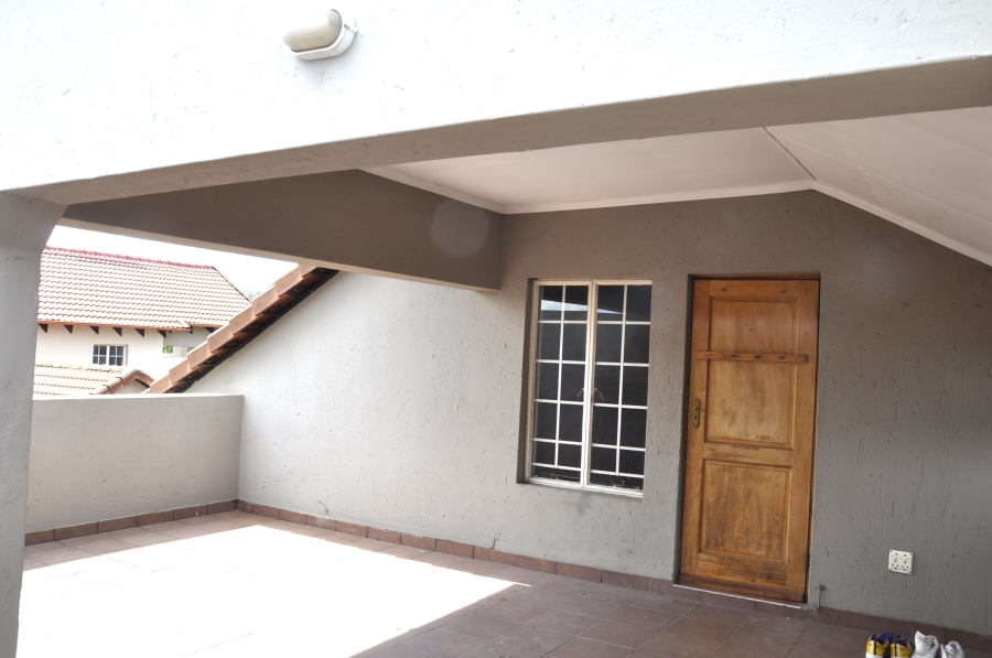 2 Bedroom Property for Sale in Erand Gardens Gauteng