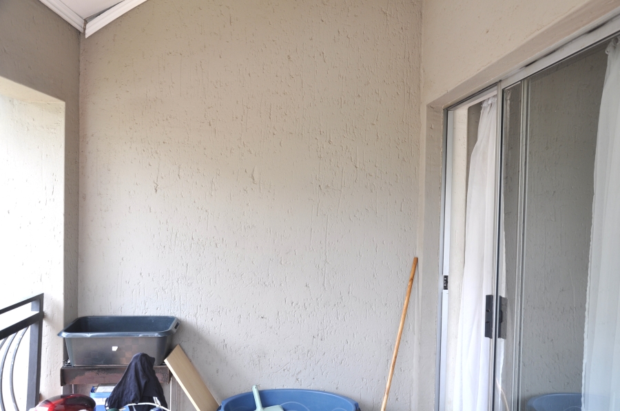 2 Bedroom Property for Sale in Erand Gardens Gauteng