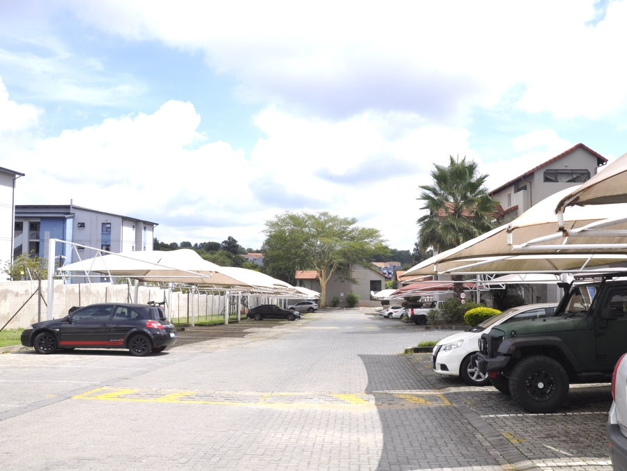 2 Bedroom Property for Sale in Erand Gardens Gauteng