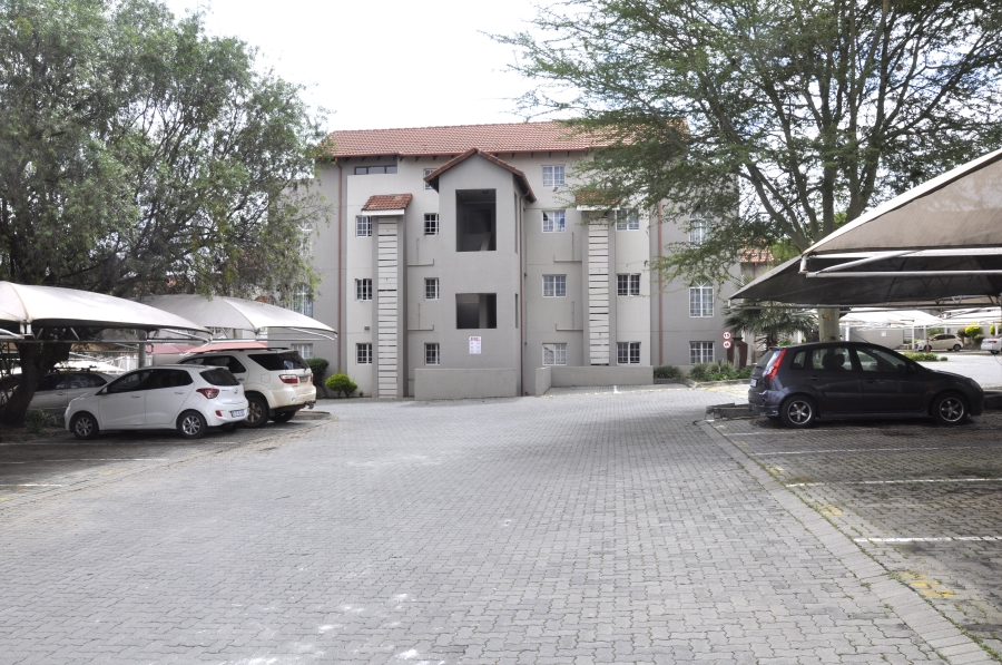 2 Bedroom Property for Sale in Erand Gardens Gauteng