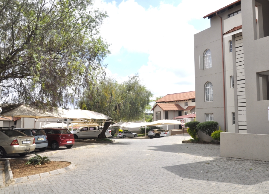 2 Bedroom Property for Sale in Erand Gardens Gauteng