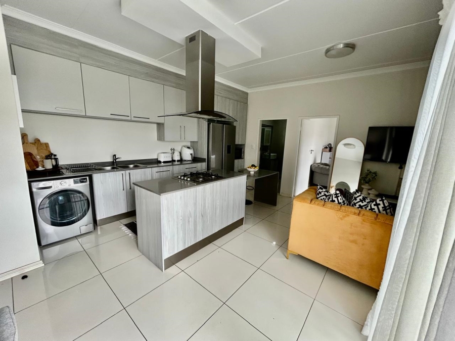 1 Bedroom Property for Sale in Erand Gardens Gauteng